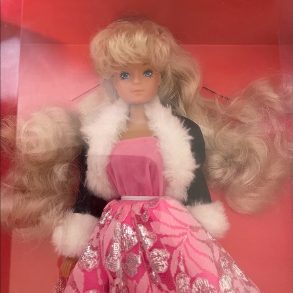 Chelsea doll by love doll, sealed, never removed - Picture 2 of 4